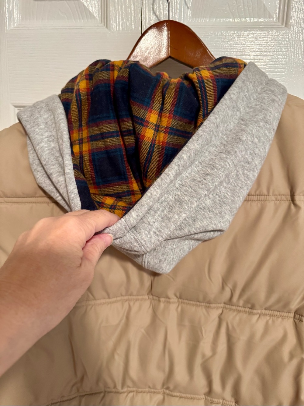 Chaps Porter Tan Hooded Puffer Vest Size 2XL - NEW - Picture 3 of 11